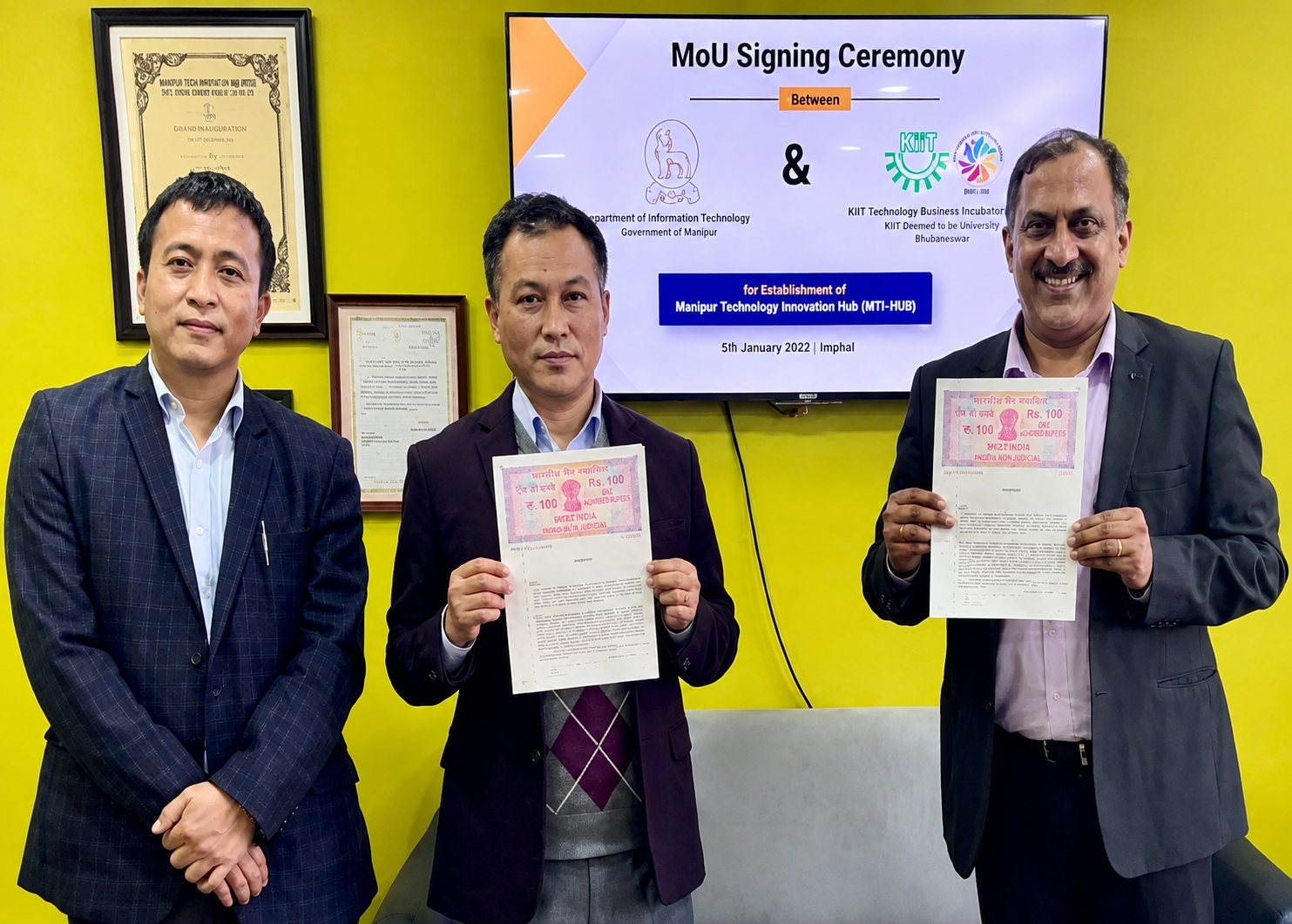 MoU Signing Ceremony between Department of IT and KIIT-TBI